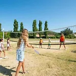 Zecamping 4 Etoiles Piscine A 4km De La Pet Friendly Club Enfant Grimaud