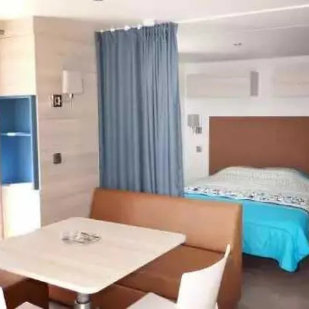 Zecamping 4 Etoiles Piscine A 4km De La Pet Friendly Club Enfant Кемпинг *