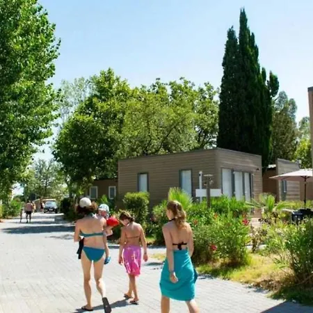 Zecamping 4 Etoiles Piscine A 4km De La Pet Friendly Club Enfant Кемпинг